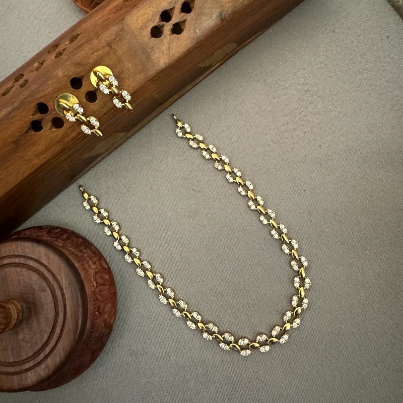 light weight microstone antique necklace
