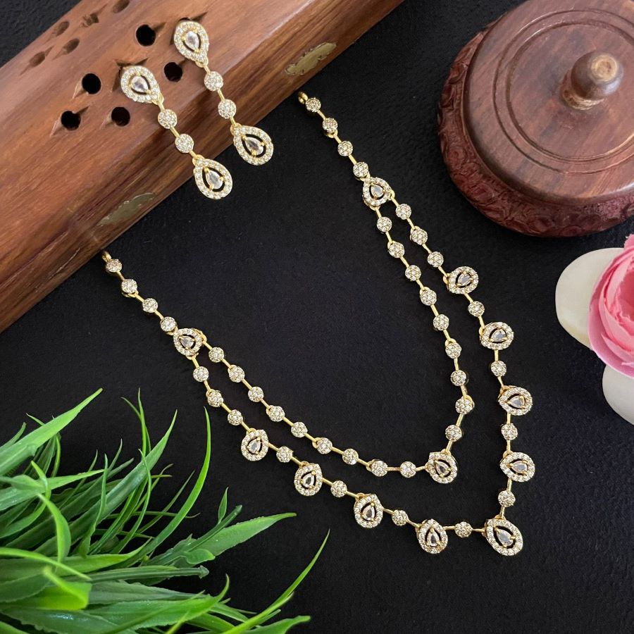 DUAL LAYER LEAFY PATTERN NECKLACE 