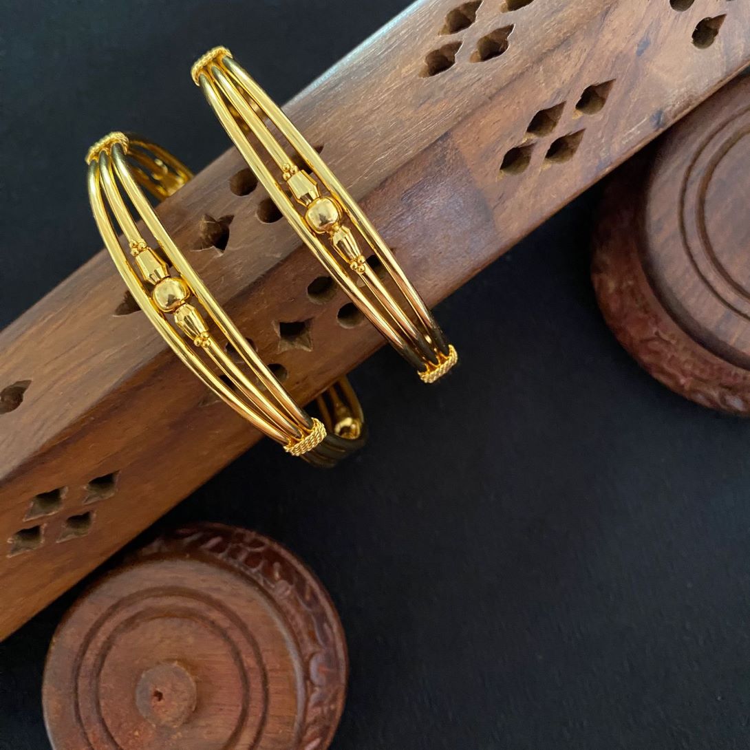 REGULAR USE BANGLES WITH TRIPLE LINE ATTACHED 2