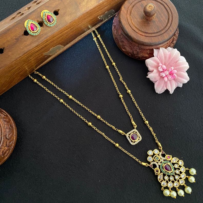 DUAL LINE WITH KEMP STONE PENDANT CHAIN WITH EARRI
