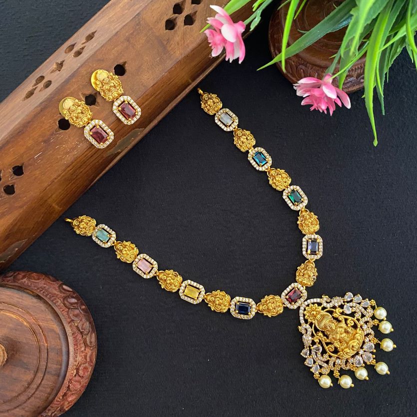 MULTI  NAGASI BLOCK WITH PENDANT NECKLACE 
