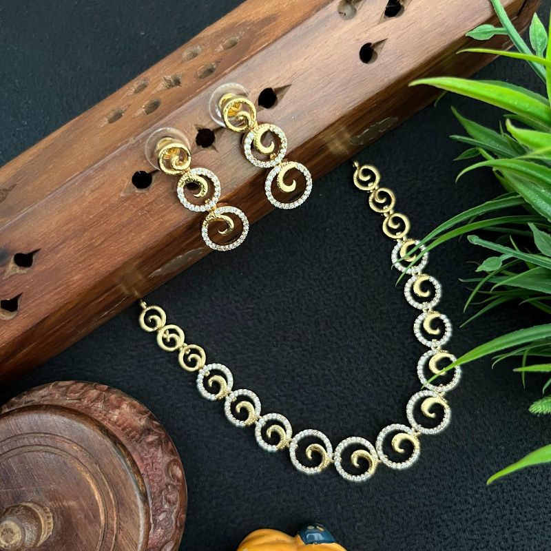GOLD DIAMOND REPLICA WHITE STONE NECKLACE